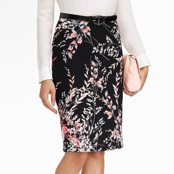 Talbots Dresses & Skirts - Talbots Wispy Floral Pencil Skirt Size 10 NWT